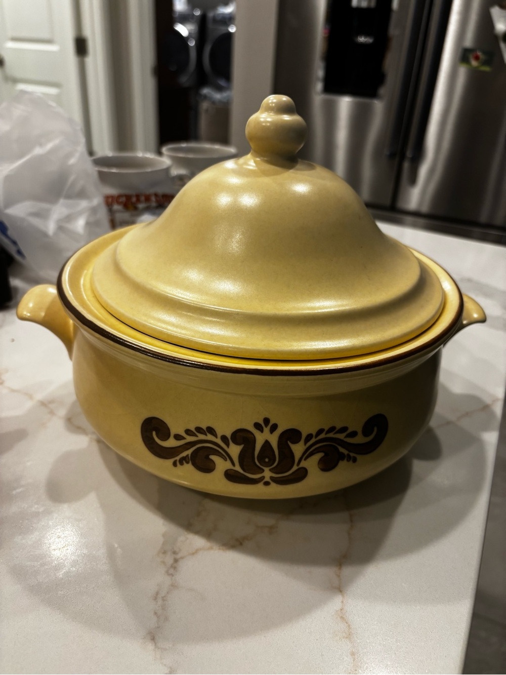 Pfaltzgraff Beige Ceramic Covered Casserole Dish with Brown Motif